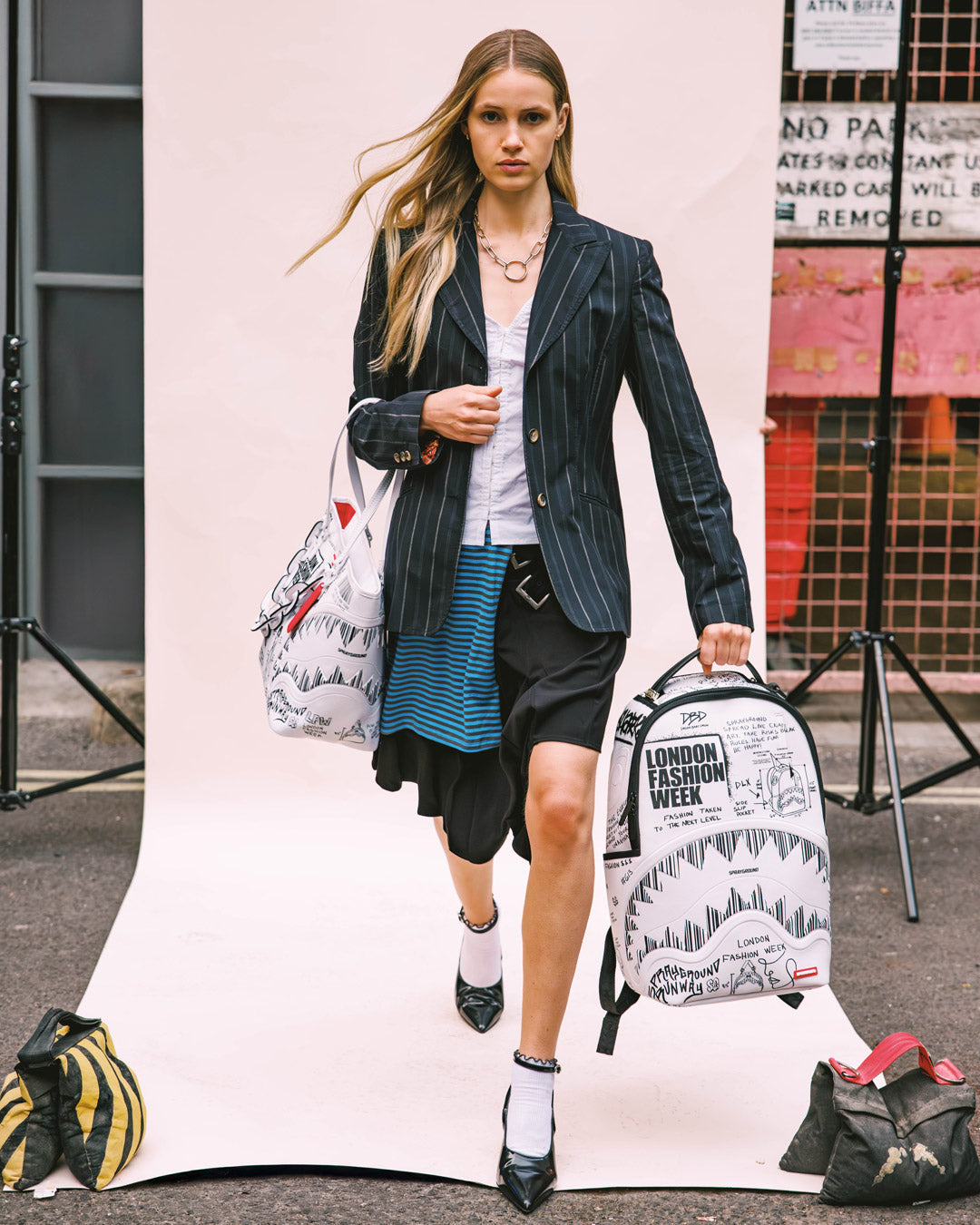 LFW SKETCHED BLACK AND WHITE DLXSV BACKPACK – spraygroundgcc