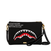 SHARK CENTRAL KNIT CROSSOVER CLUTCH