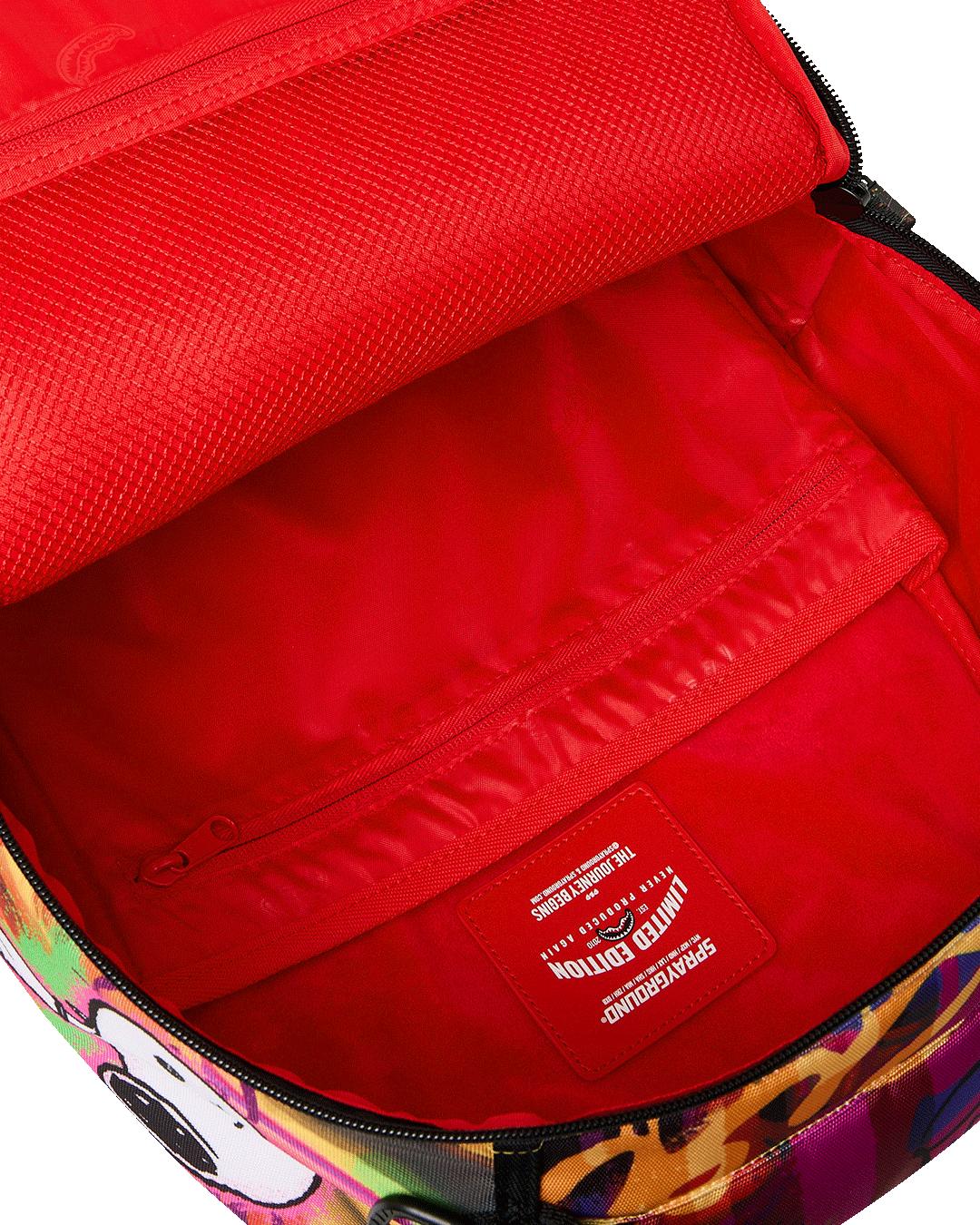 PEANUTS SNOOPY STREET ART DLXSR BACKPACK