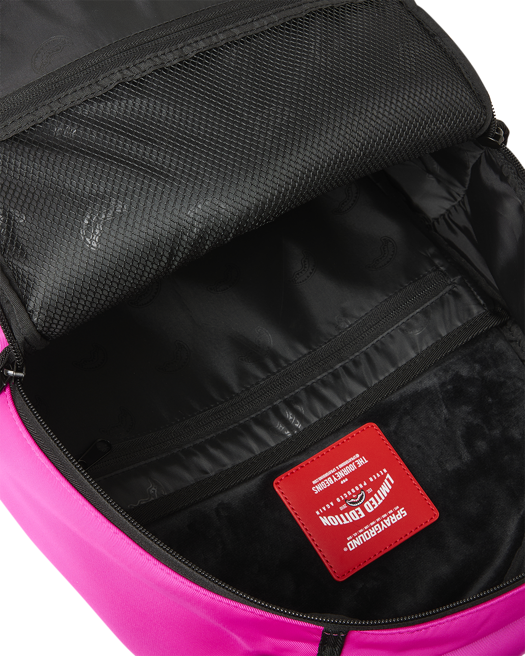 SHARK CENTRAL WHITE STENCIL SHARK PINK DLXSV BACKPACK