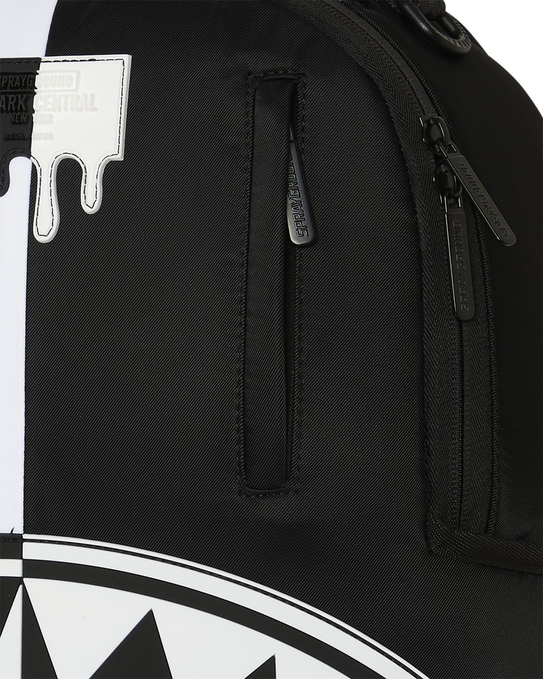 SHARK CENTRAL BLACK AND WHITE DLXS BACKPACK